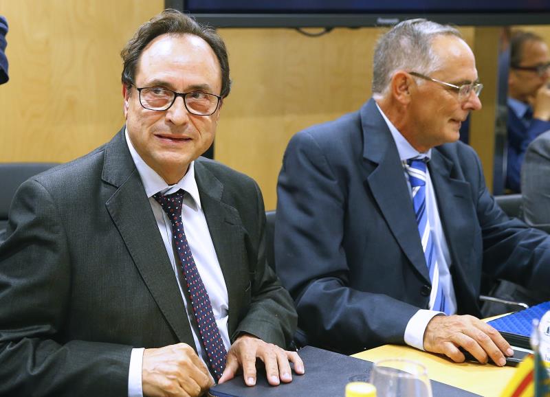 Hisenda no va votar a favor perquè considera insuficient l'increment de dos dècimes per a poder complir amb la limitació de la despesa el pròxim exercici.