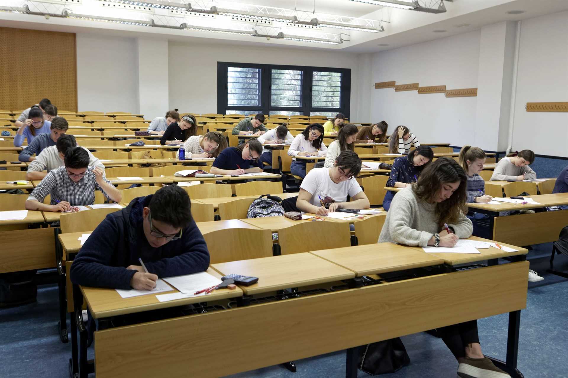 La universitat també acull aquest dissabte la celebració de la fase local de la Olimpíada d'Economia