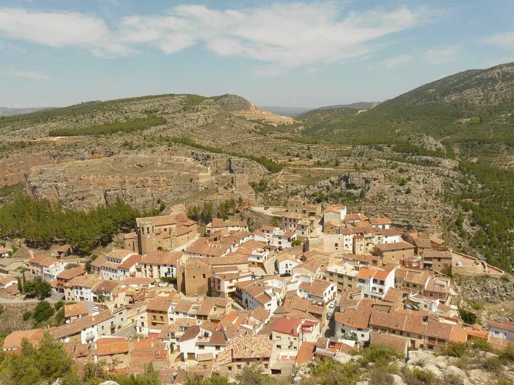 Panoràmica del municipi d'Alpont (els Serrans), un dels que més pateix el problema del despoblament