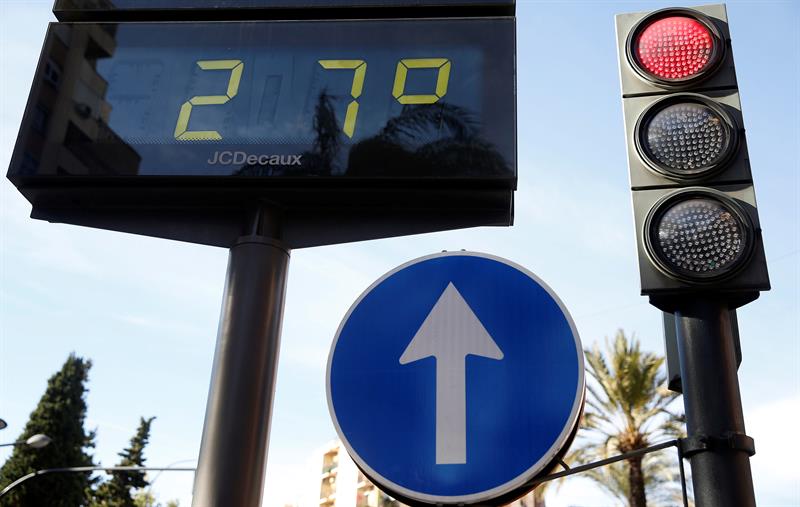 Els termòmetres han superat durant moltes hores els 27ºC a València.