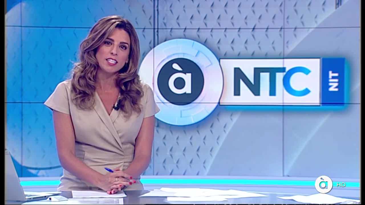 Marta Ventura al plató d'À Punt Notícies Nit.