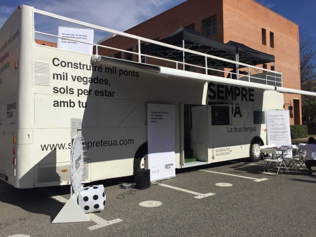 La ruta compta amb huit itineraris per a recórrer els 106 pobles.