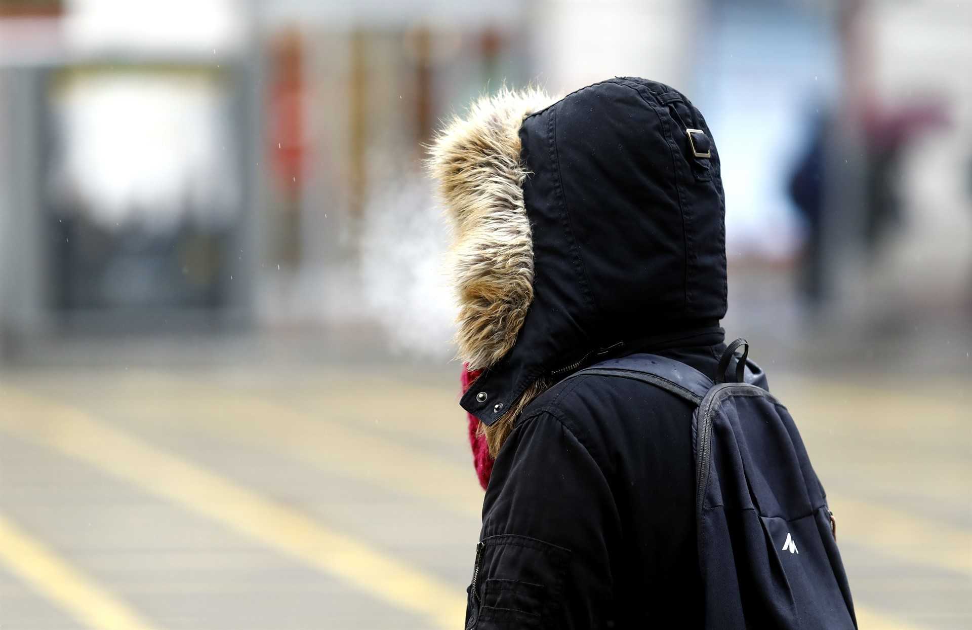 Les temperatures van patir aquest diumenge un brusc descens tèrmic, amb temperatures per davall dels 0 graus en moltes localitats valencianes.