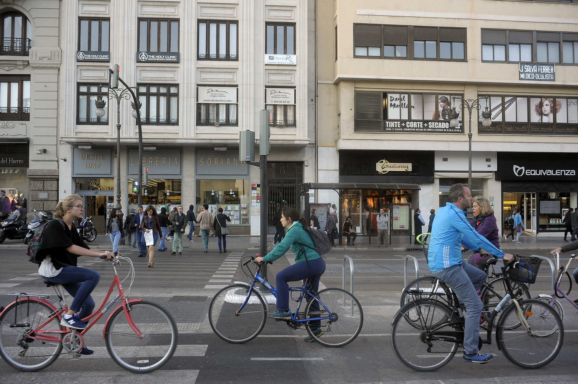 Els valencians enquestats posen un 6,1 a la xarxa de carril bici de la ciutat.