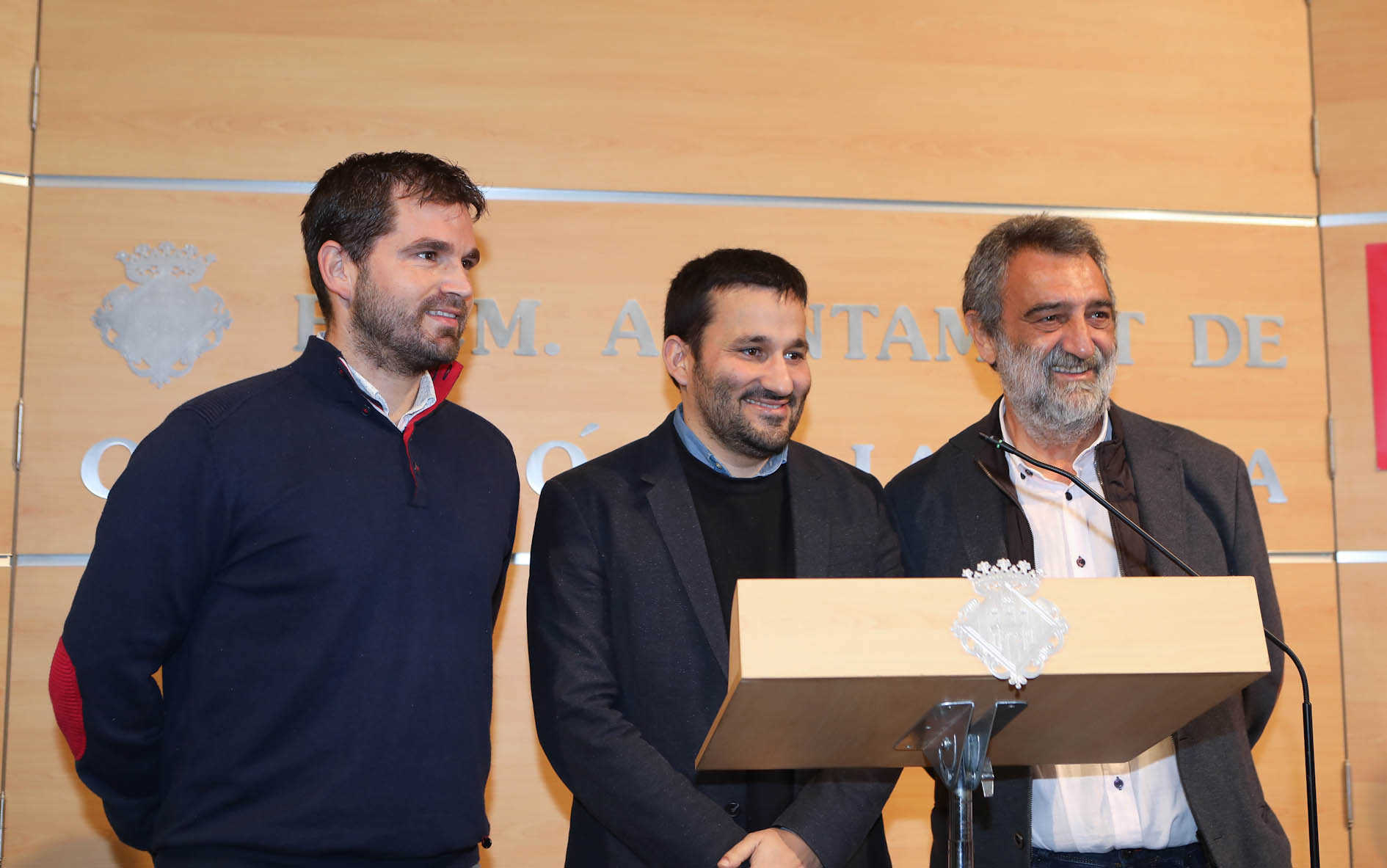 El conseller d'Educació, Vicent Marzà amb el regidor d'Educació i Esports, Enric Porcar, i el president de la Fundació Soler i Godes, Natxo Badenes.