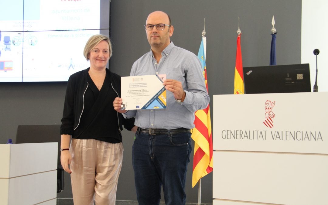 Jesus Hernández, regidor de Mobilitat, ha recollit el premi a València