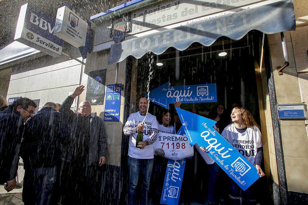 En total, es reparteixen, aquest divendres, 22 de desembre, 2.380 milions d'euros en premis.