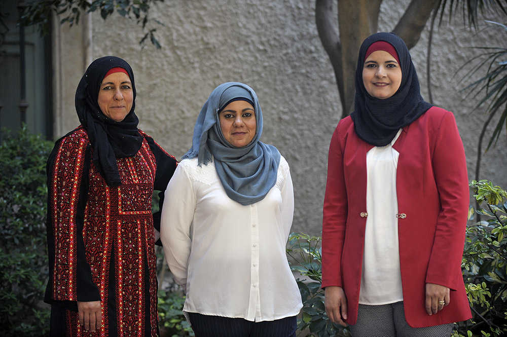 Shadya Hashish és una de les beneficiaries de les ajudes, i Tamador Ma Akel i Ruba My Daas, són dues de les representants de l'associació Parc.