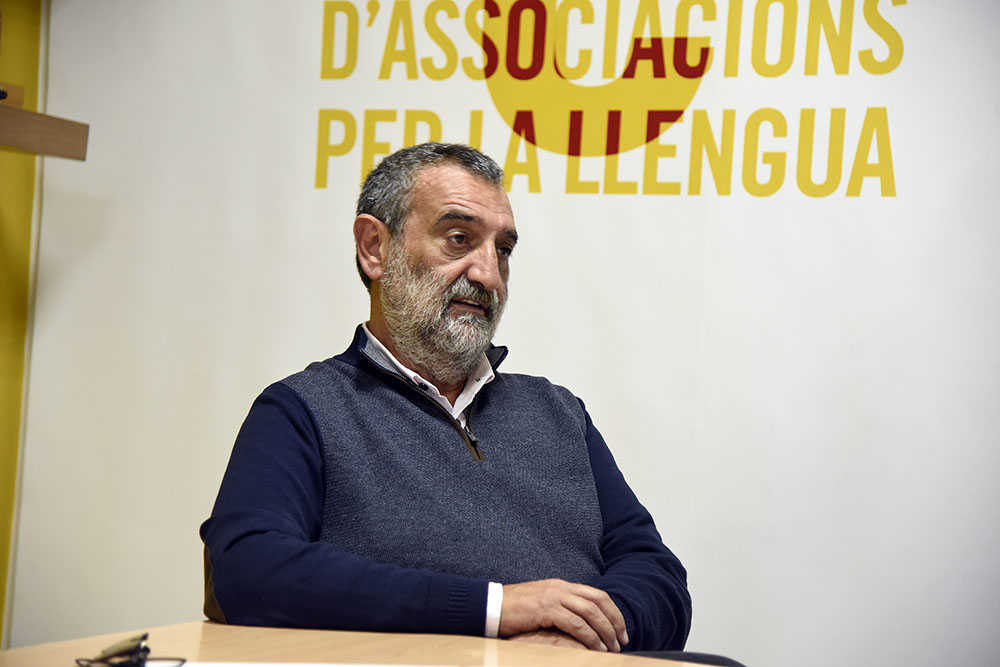 Natxo Badenes considera que és necessària una llei d'igualtat lingüística per a fer créixer l'ús social del valencià.