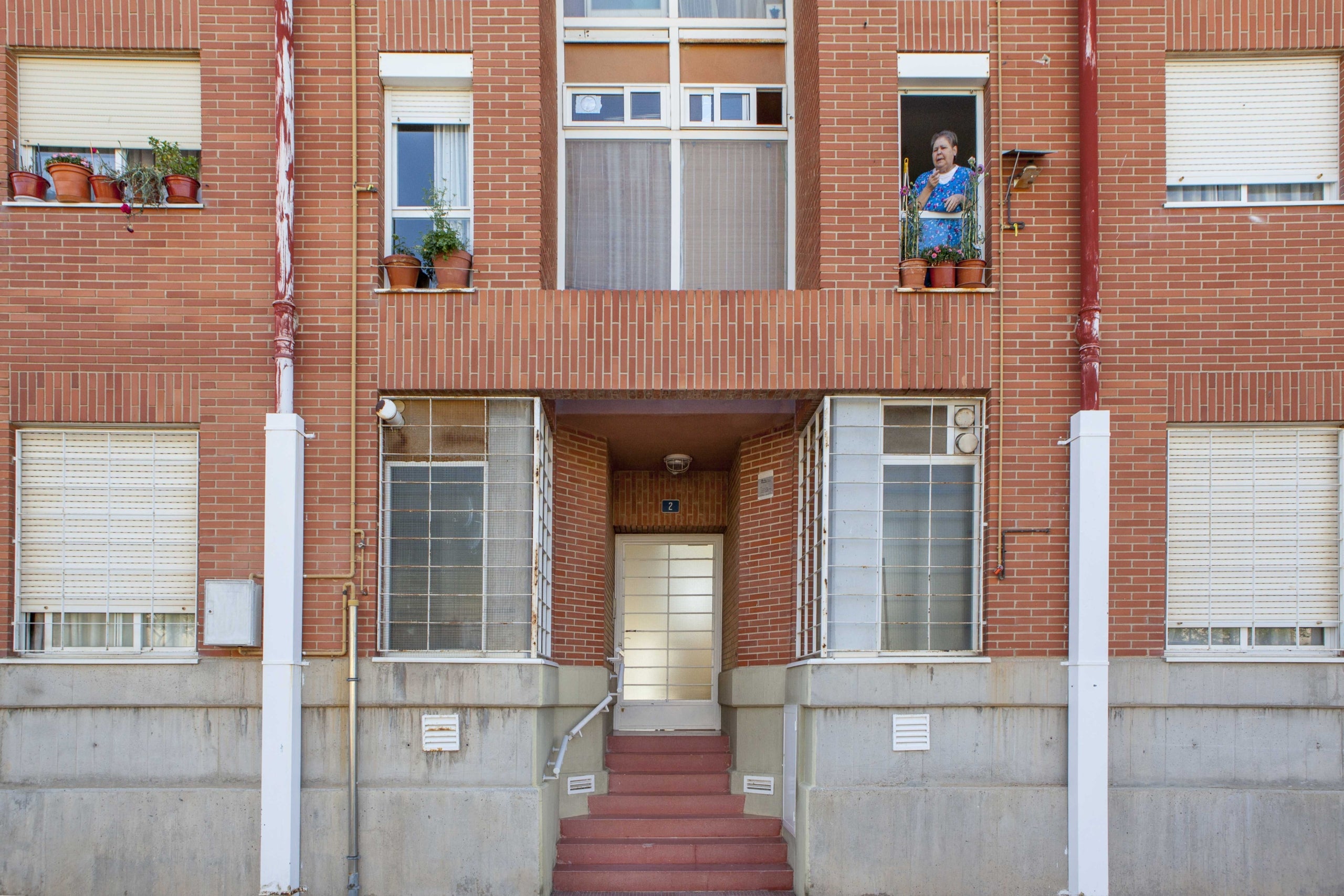 Al grup d'habitatge públic de la Coma s'han lliurat 152 vivendes i s'ha realitzat una inversió propera als tres milions d'euros.