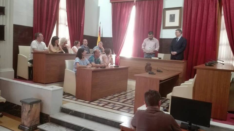 El president de la Generalitat Ximo Puig durant una visita a Monòver.