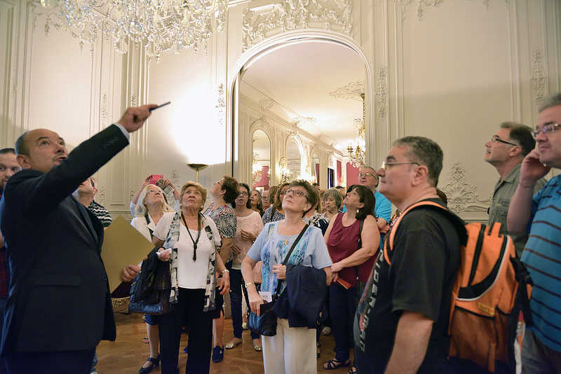 L'acord sindical no inclou el requisit lingüístic per a l'accés de nous treballadors públics del parlament.