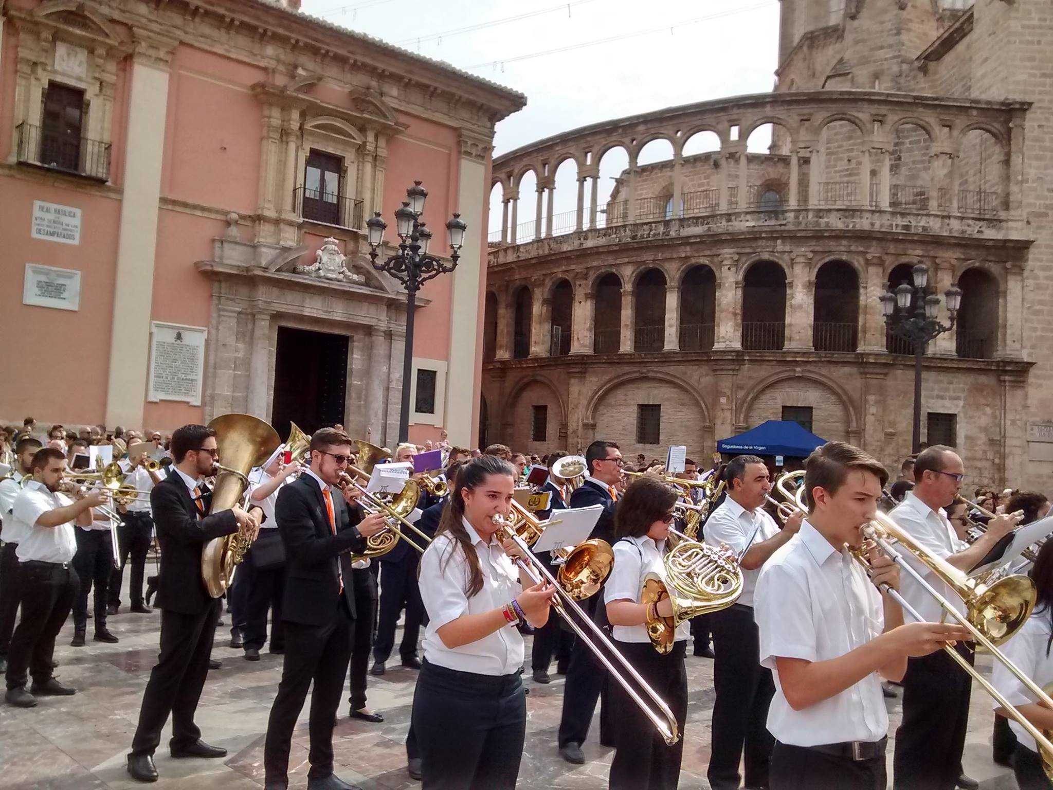 Celebració del 9 d'Octubre de 2017 a la plaça de la Mare de Déu de València.