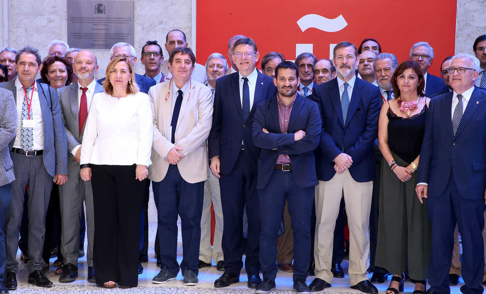 LA Generalitat i l'Institut Cervantes signen un conveni de col·laboració per a donar visibilitat als autors valencians.