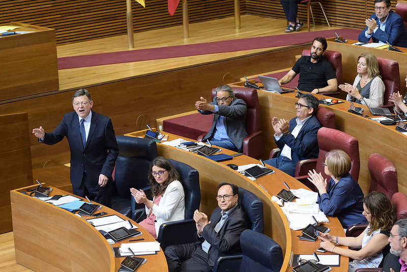 Imatge d'un dels moments tensos entre els diputats durant la sessió de control d'aquest dijous celebrada a les Corts.