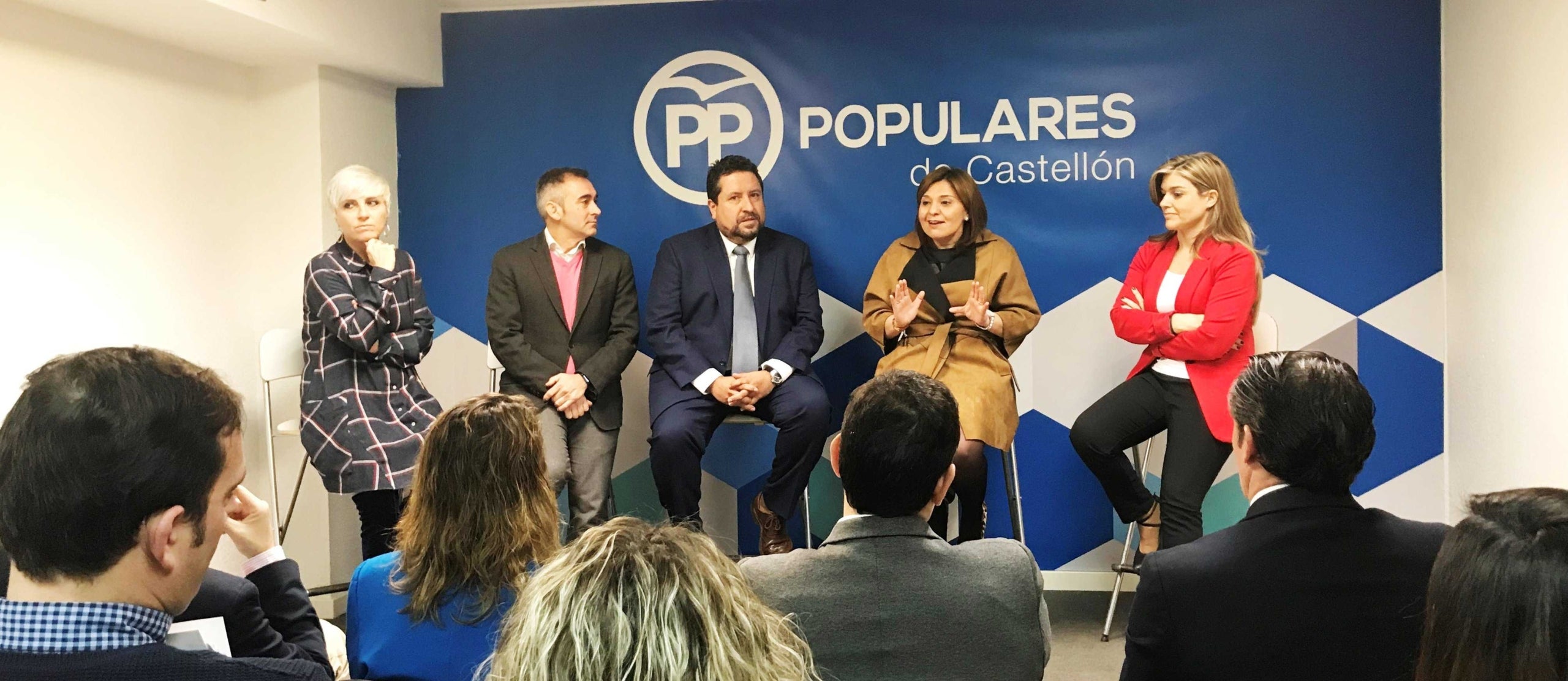 La presidenta del PP valencià ha manifestat que el Consell del Botànic 'vol traslladar la imposició lingüística catalana a la Comunitat Valenciana'.