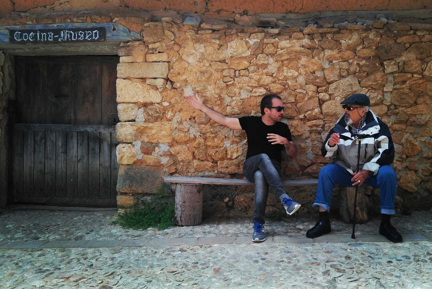 El director Albert Montón junt amb Llorenç Soler durant le rodatge del documental.