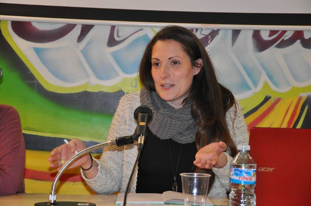 La diputada ha indicat que va restar paralitzada per la situació.