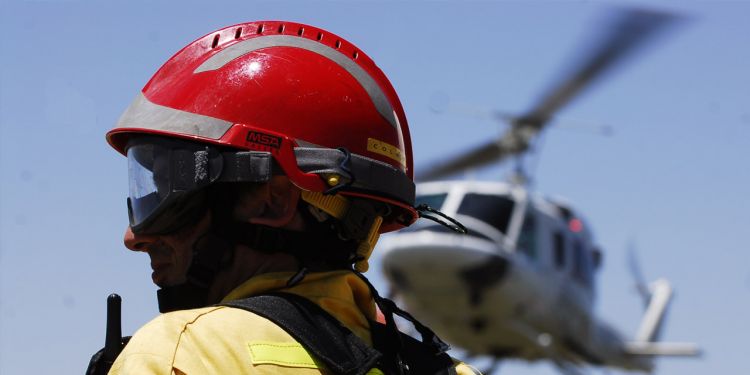 El servei de bombers forestals està constituït pel personal de les unitats terrestres i helitransportades contractat per la Generalitat per a l'extinció d'incendis forestals i la intervenció davant emergències.