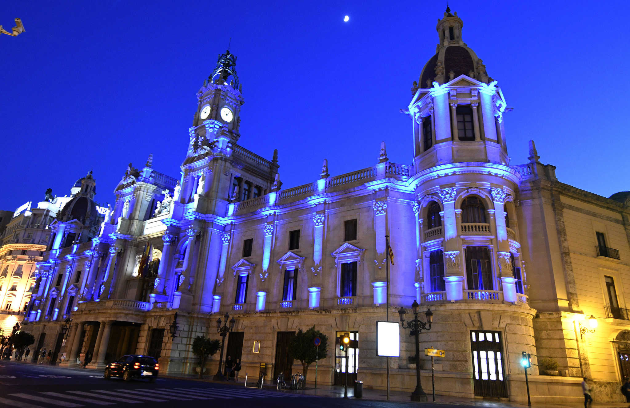 La Porta de la Mar també tindrà la tecnologia Led RGB de la Casa Consistorial.