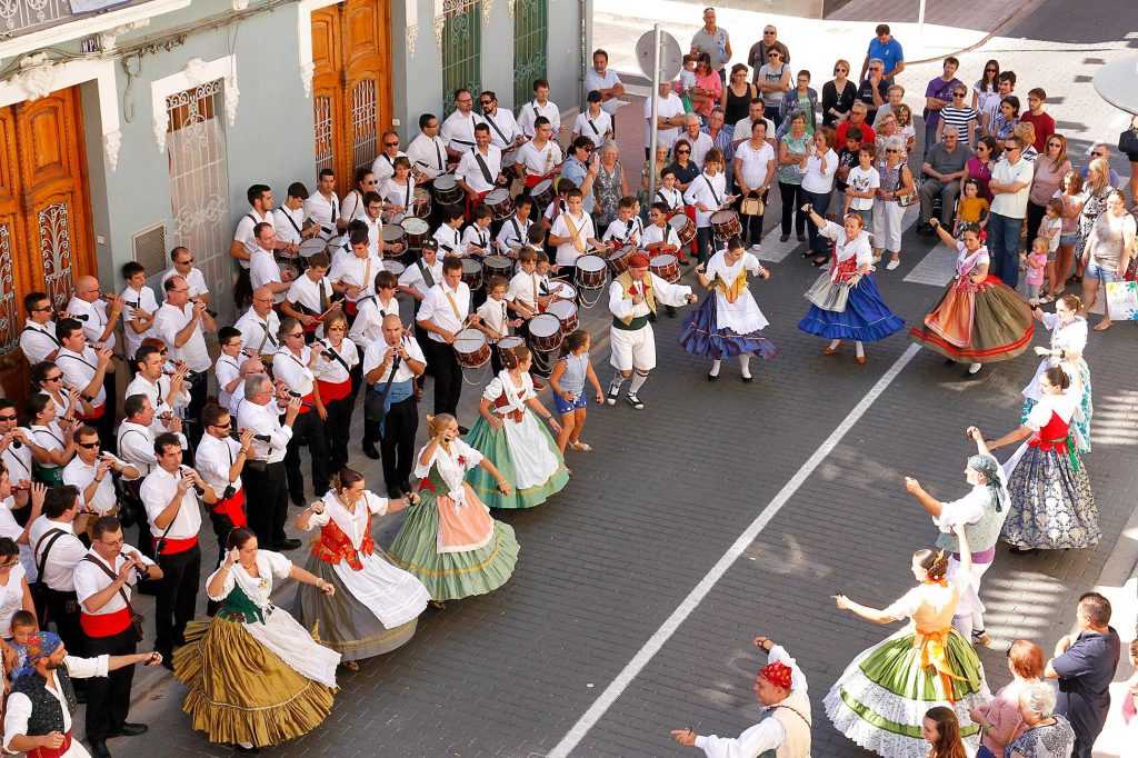 Entre els actes commemoratius del 9 d'Octubre, figura una cercavila de dolçainers, danses i cant d'estil i un concert de 'Musicants'