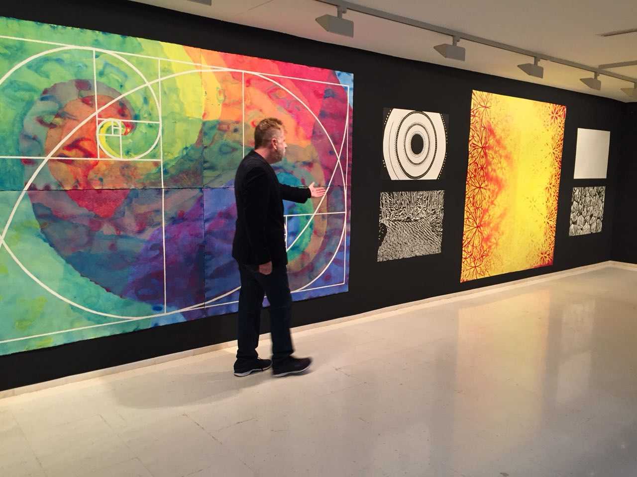 'A la vora del món' és una exposició creada per Federico Guzman 'ex professo' per a la galeria 6 de l'IVAM que es pot visitar fins el 20 de maig.