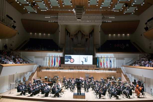 La secció d'Honor comptarà amb la participació de dos bandes, Santa Cecília de Cullera i la Unió Musical de Torrent.