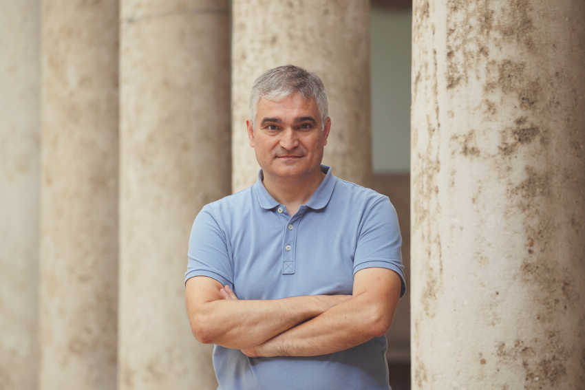 Besó va ser director del Museu Comarcal de l'Horta Sud Josep Ferrís March, des de la seua creació en 1996 fins l’any 2013.