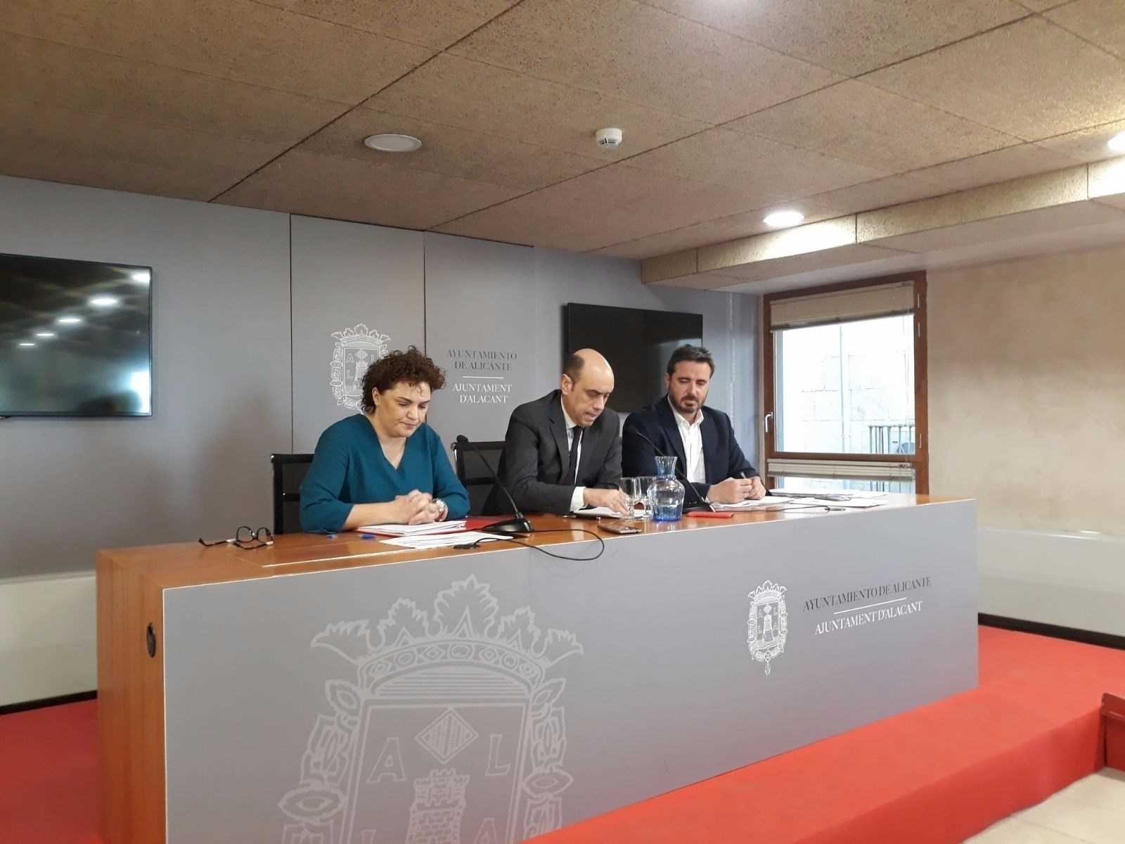 L'alcalde d'Alacant ha indicat que, atés que que no s'estava perpetrant "cap acció delictiva", es va decidir no denunciar.