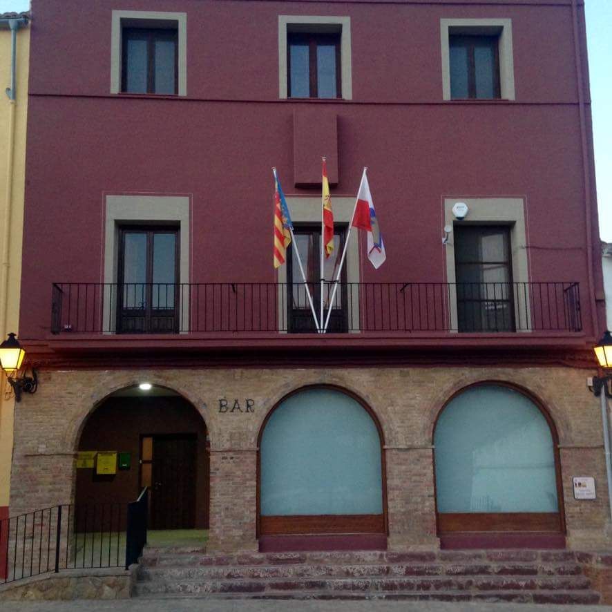 El senador valencià considera que "l'enviament de cartes en el qual preguntàvem per les actuacions realitzades per a complir amb la legislació vigent en matèria de memòria històrica ha funcionat i és d'agrair".