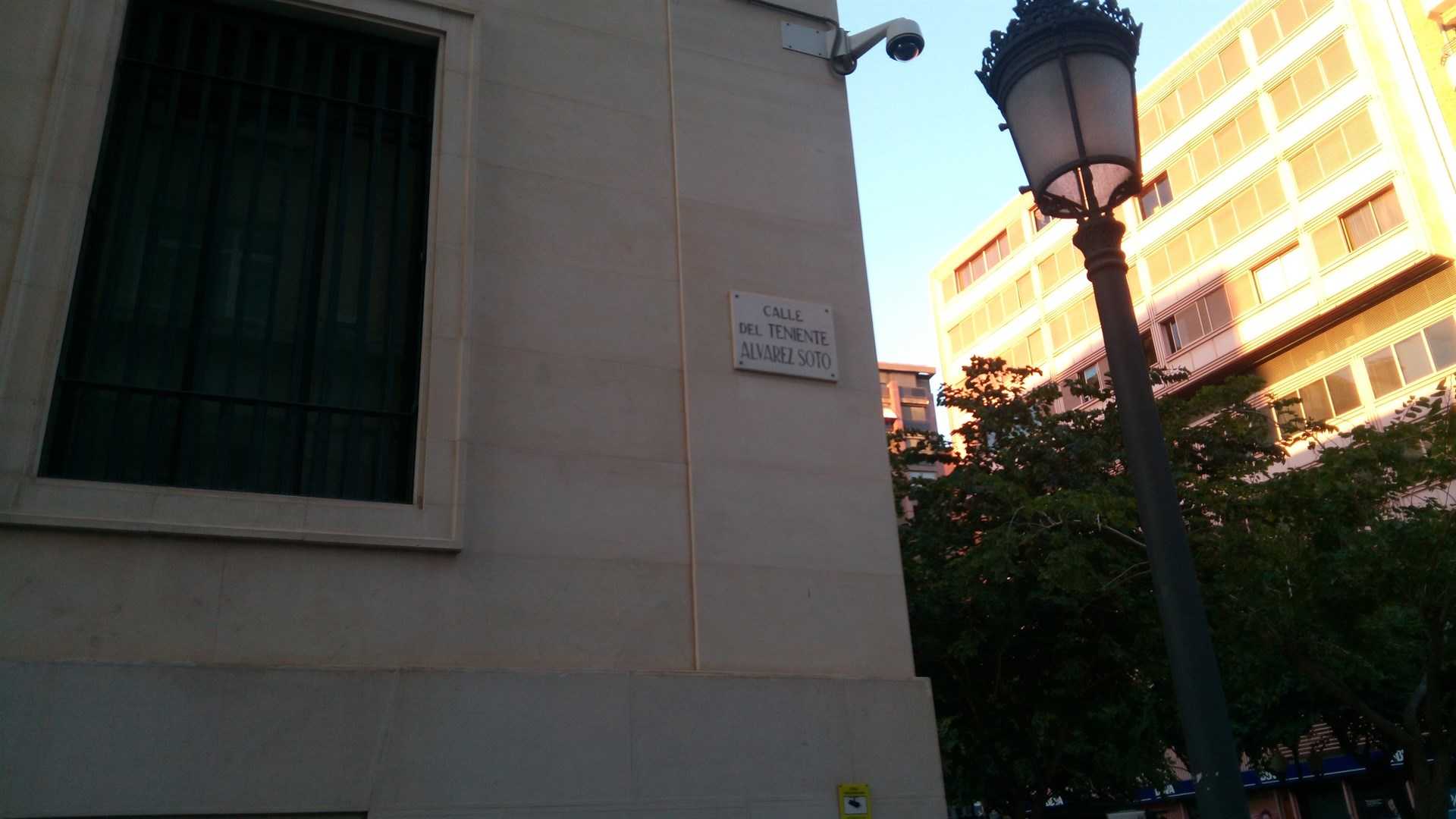 Carrer d'Alacant dedicat al tinent Álvarez Soto, vinculat al cop d'Estat de 1936.