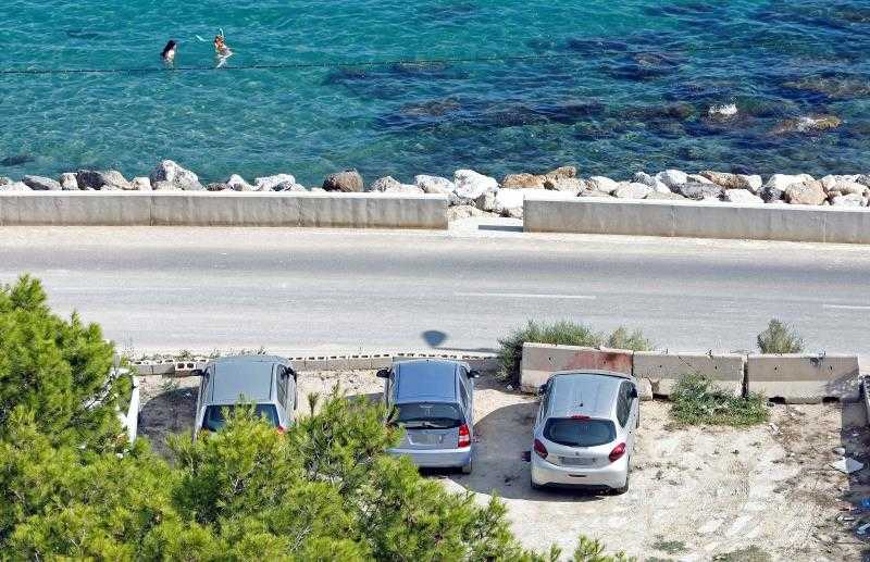 Una agent de la Policia Nacional que estava fóra de servei va veure des d'un penya-segat l'agressió mortal a l'aparcament del barri de l'Albufereta.