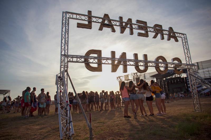 El festival Arenal Sound va tindre lloc a Borriana (la Plana Baixa) del 2 al 5 d'agost.