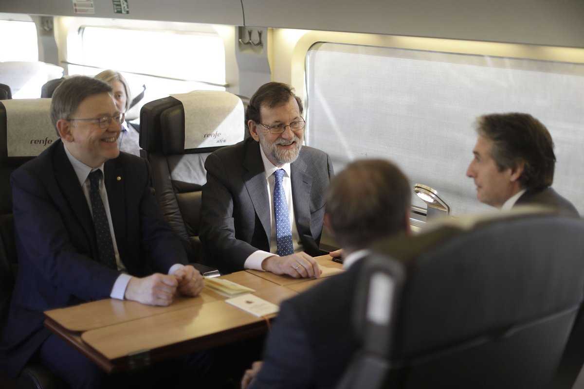 Ximo Puig i Mariano Rajoy departeixen amb el ministre de Foment, Íñigo de la Serna, i el delegat del govern espanyol, Juan Carlos Moragues, de camí a Castelló.