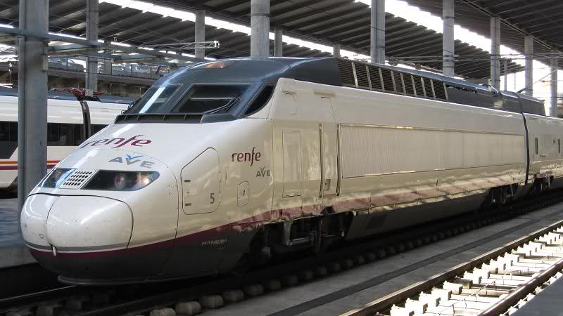 Per al cap de setmana i el pont, Renfe ha programat la circulació de 50 trens amb el doble de la seua capacitat habitual.