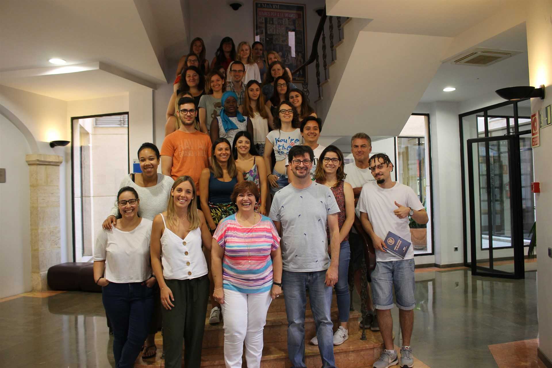 Alumnes del curs d'estiu de l'AVL i de l'Institut Ramón Llull