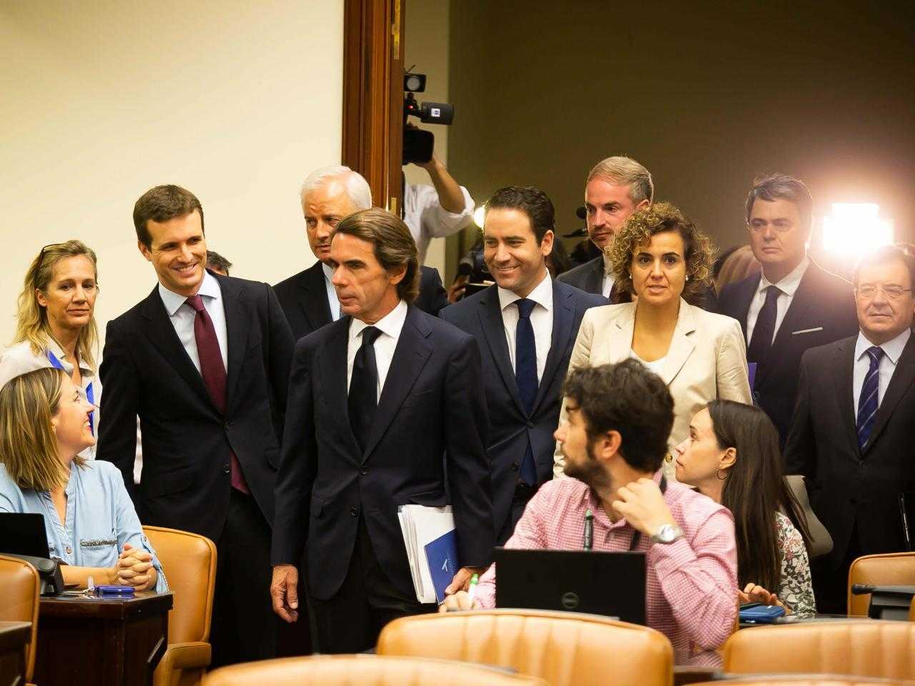 Pablo Casado i els principals dirigents del PP han acompanyat José María Aznar a la compareixença al Congrés dels Diputats.