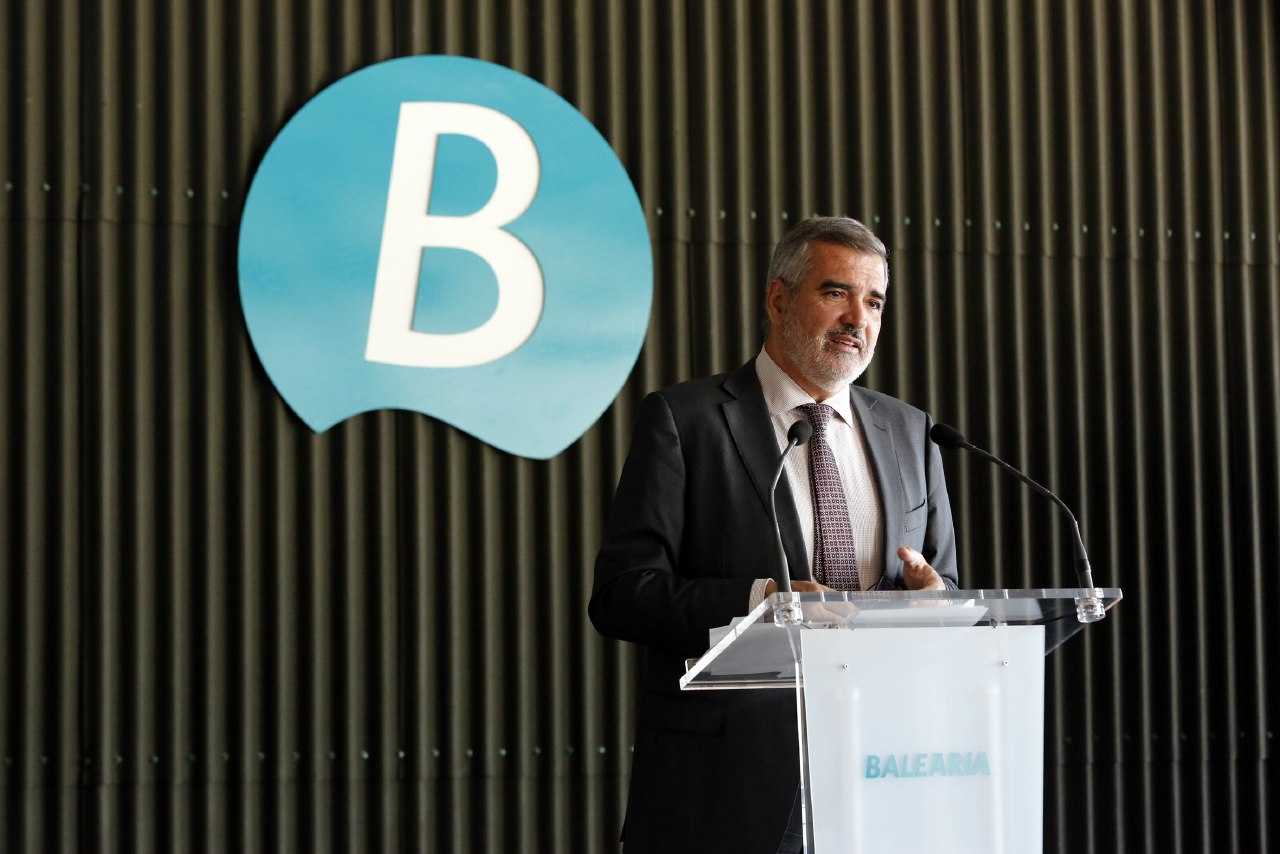 Respecte als plans de futur, el president de Baleària ha destacat que es van a centrar en noves construccions, reconversió de motors de bucs per a ser propulsats per gas natural liquat, i la construcció de noves terminals a Miami, València i Barcelona.
