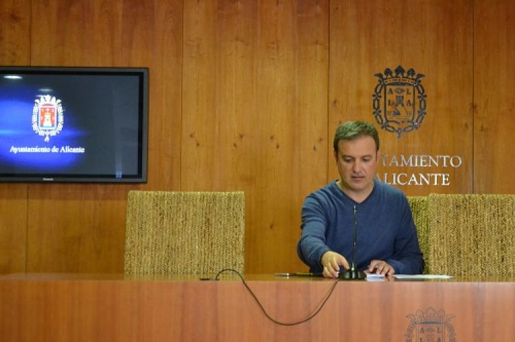 El portaveu municipal de Compromís a Alacant, Natxo Bellido, ha reiterat hui que Gabriel Echávarri ha de deixar l'alcaldia.