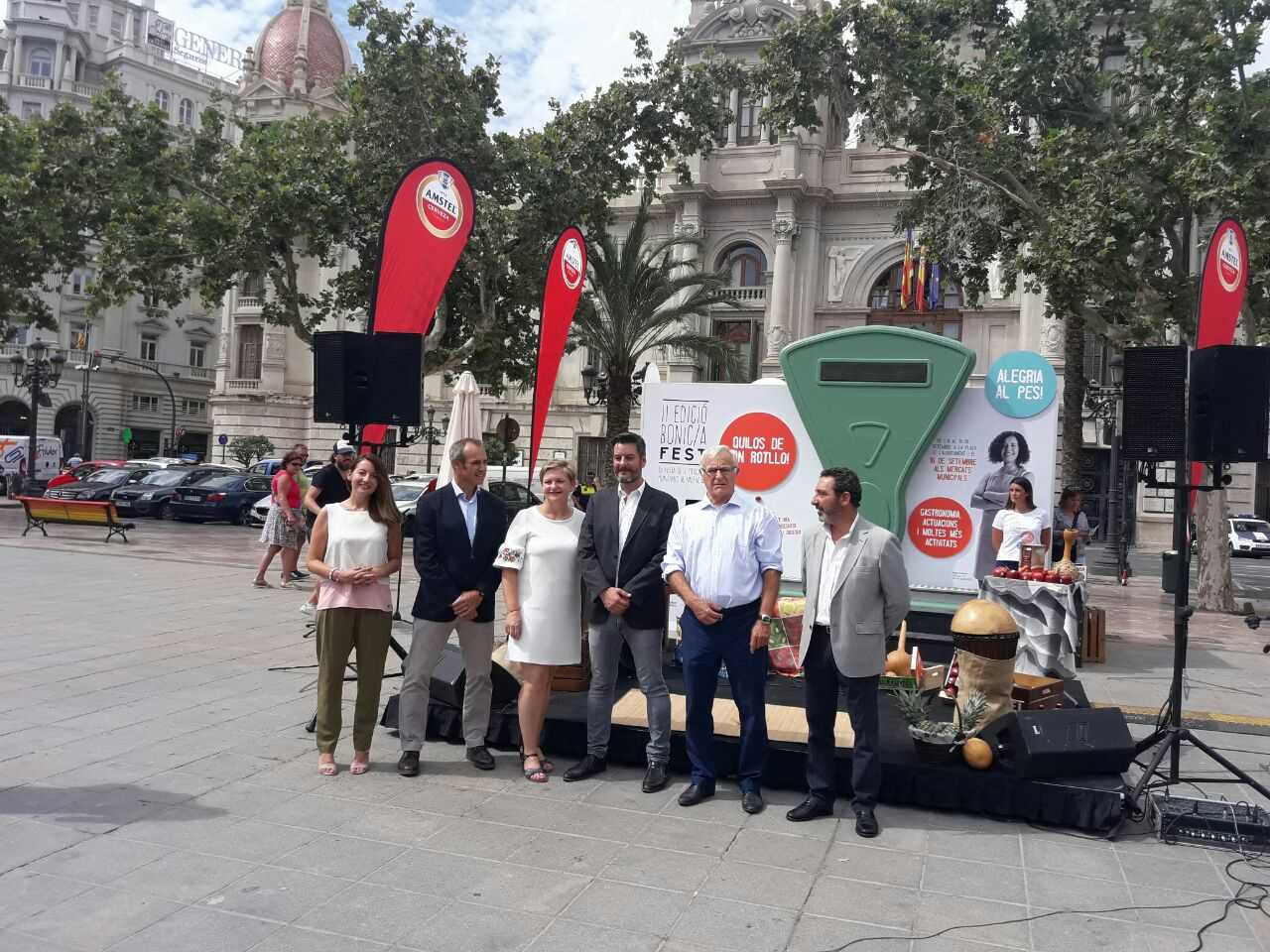 L'alcade de València, Joan Ribó i el regidor de Comerç, Carlos Galiana, presenten junt amb representants de les entitats col·laboradores la segona edició del Bonic/a Fest.