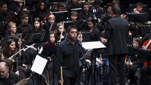 La banda de la Societat Musical la Vella de Xàtiva amb Pep Gimeno 'Botifarra'.