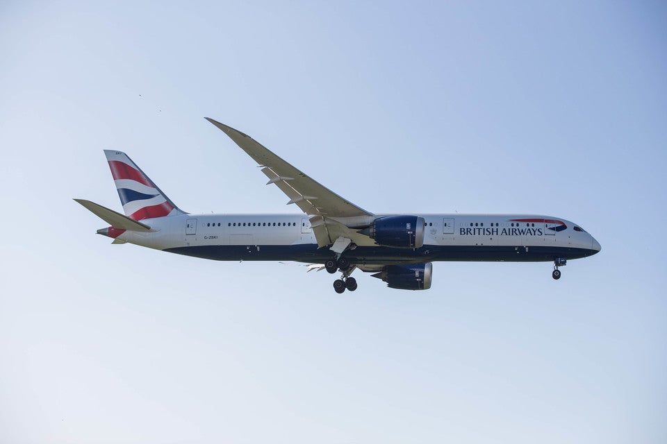 L'avió de la companyia britànica ha aterrat finalment sense problemes a Alacant.