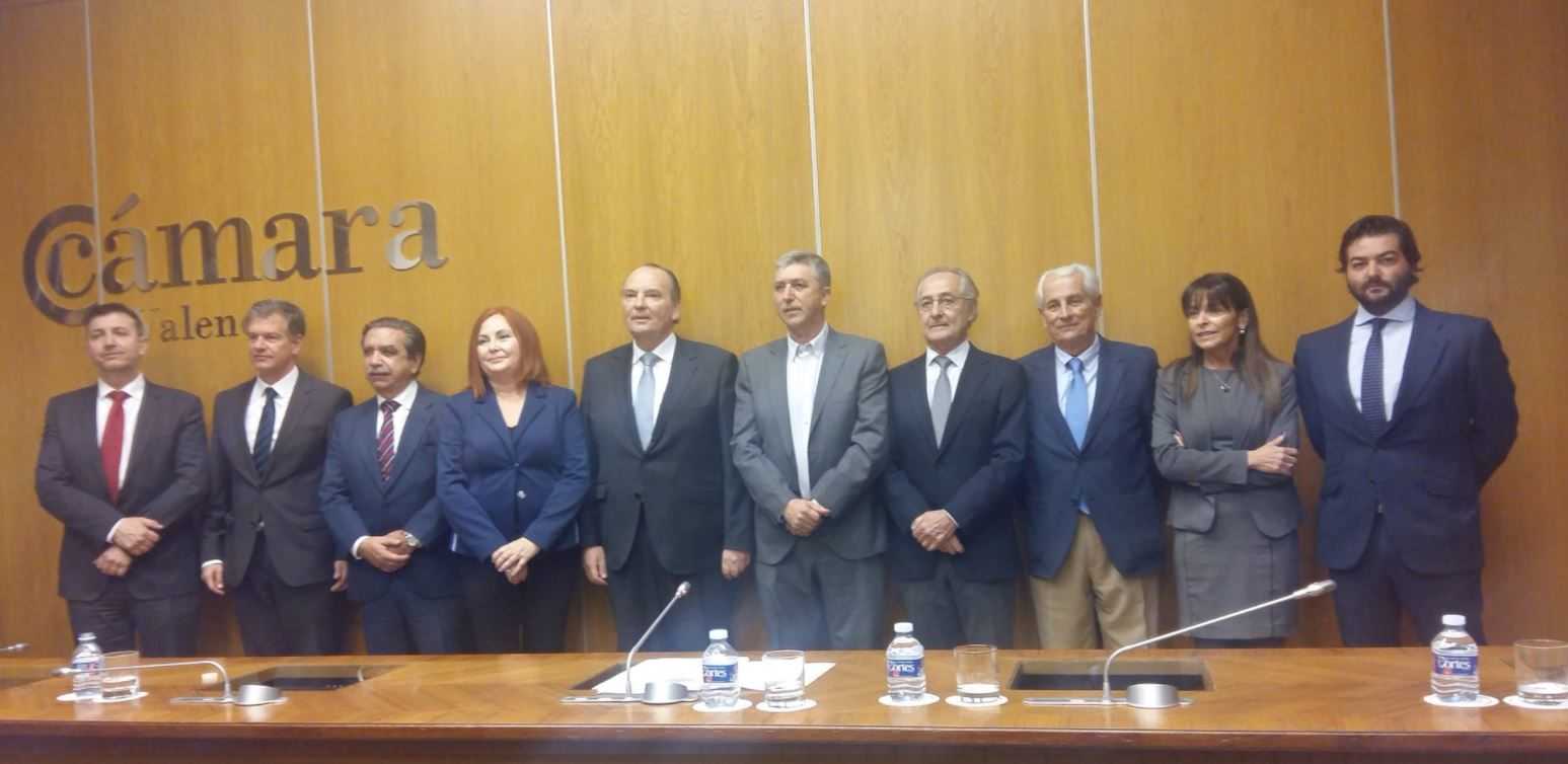 La nova executiva ha sigut escollida amb 51 vots a favor i un en blanc.