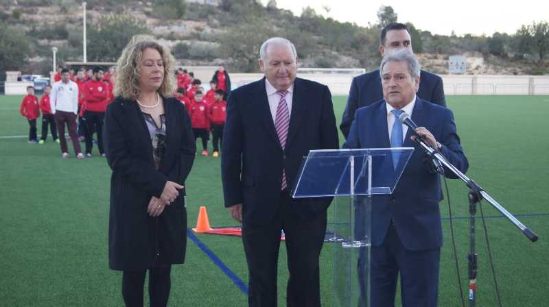 Alfonso Rus en la inauguració del camp de futbol de Riba-roja