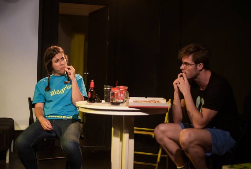 'Capullos que vuelan' és la història de quatre joves d’una generació obligada a somiar sense fer molt de soroll