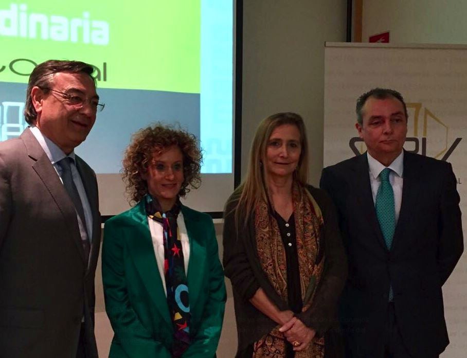 De dreta a esquerra: Salvador Navarro, president de la CEV, Eva Blasco d'EVAP, Rosana Perán, de Grupo Pikolinos, i Sebastián Pla, d'ACEP.