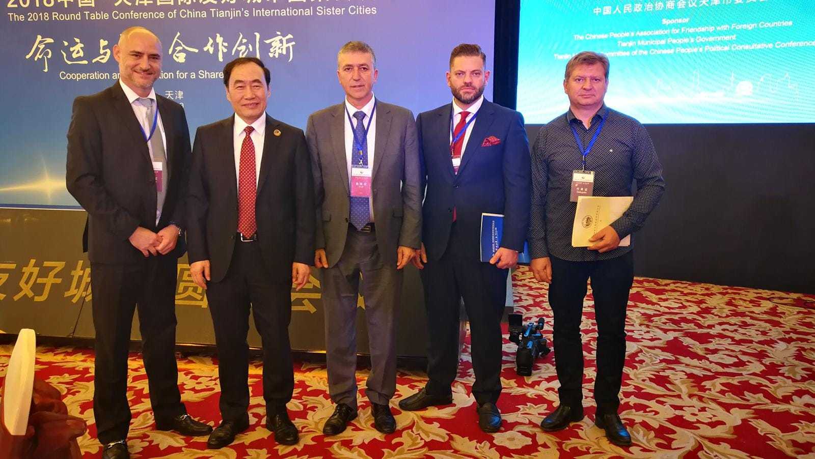 Es pretén fomentar la cooperació entre les empreses d'ambdos territoris i donar suport als intercanvis i els fòrums de diàleg.