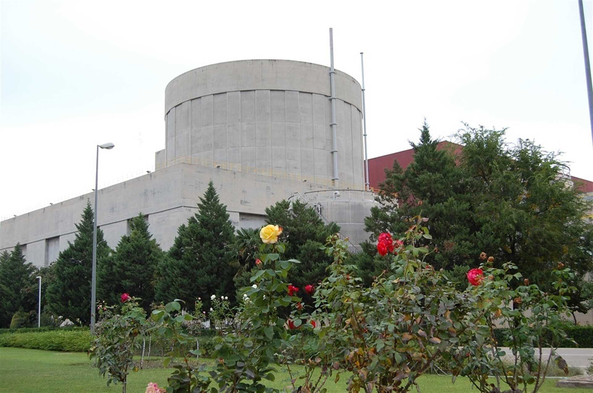 Podem requereix també d'un Pla Estatal de tancament de les centrals nuclears a Espanya i de substitució progressiva per fonts d'energies netes i renovables.