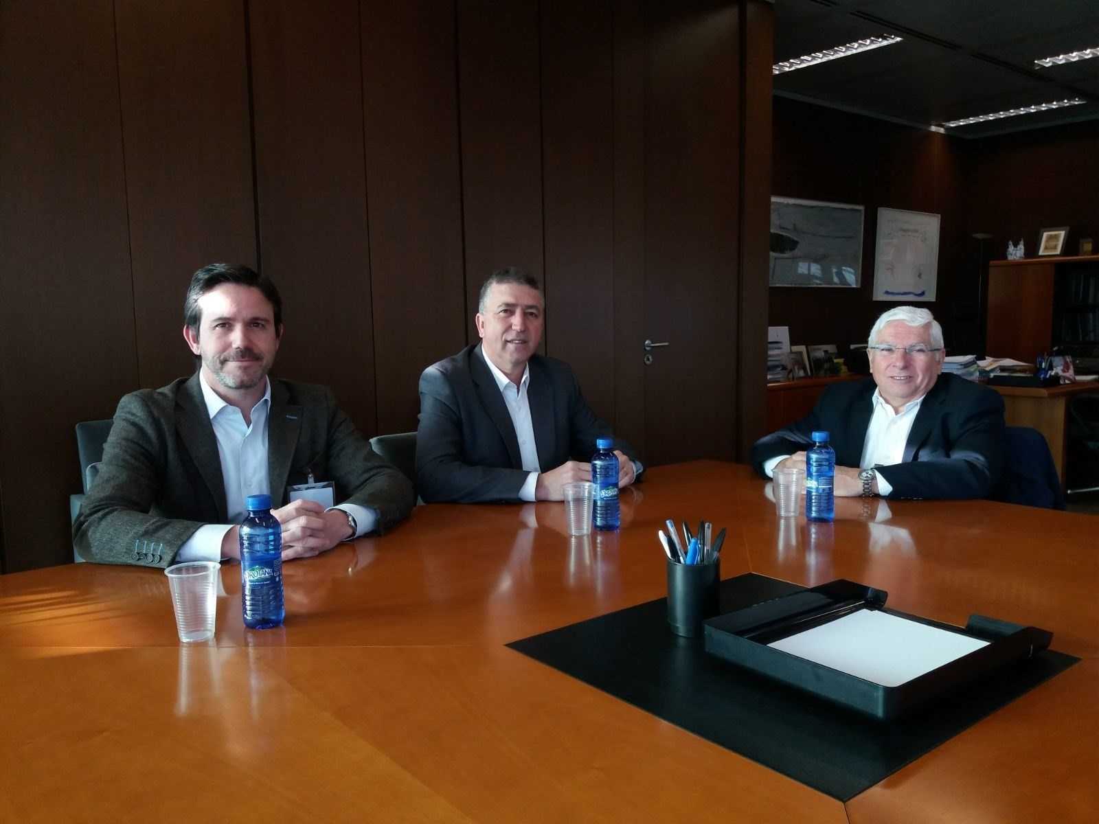 El president de Covaco, Cipriano Cortés, el president de Cecoval, Rafael Torres i el conseller d’Economia, Rafael Climent durant la presentació del projecte.