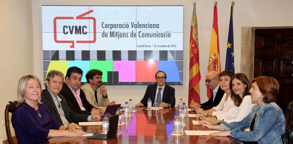 Imatge d'arxiu del Consell Rector, presidit per Enrique Soriano Hernández.